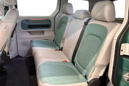 valkoinen Volkswagen ID. Buzz 2023 kuva 8.