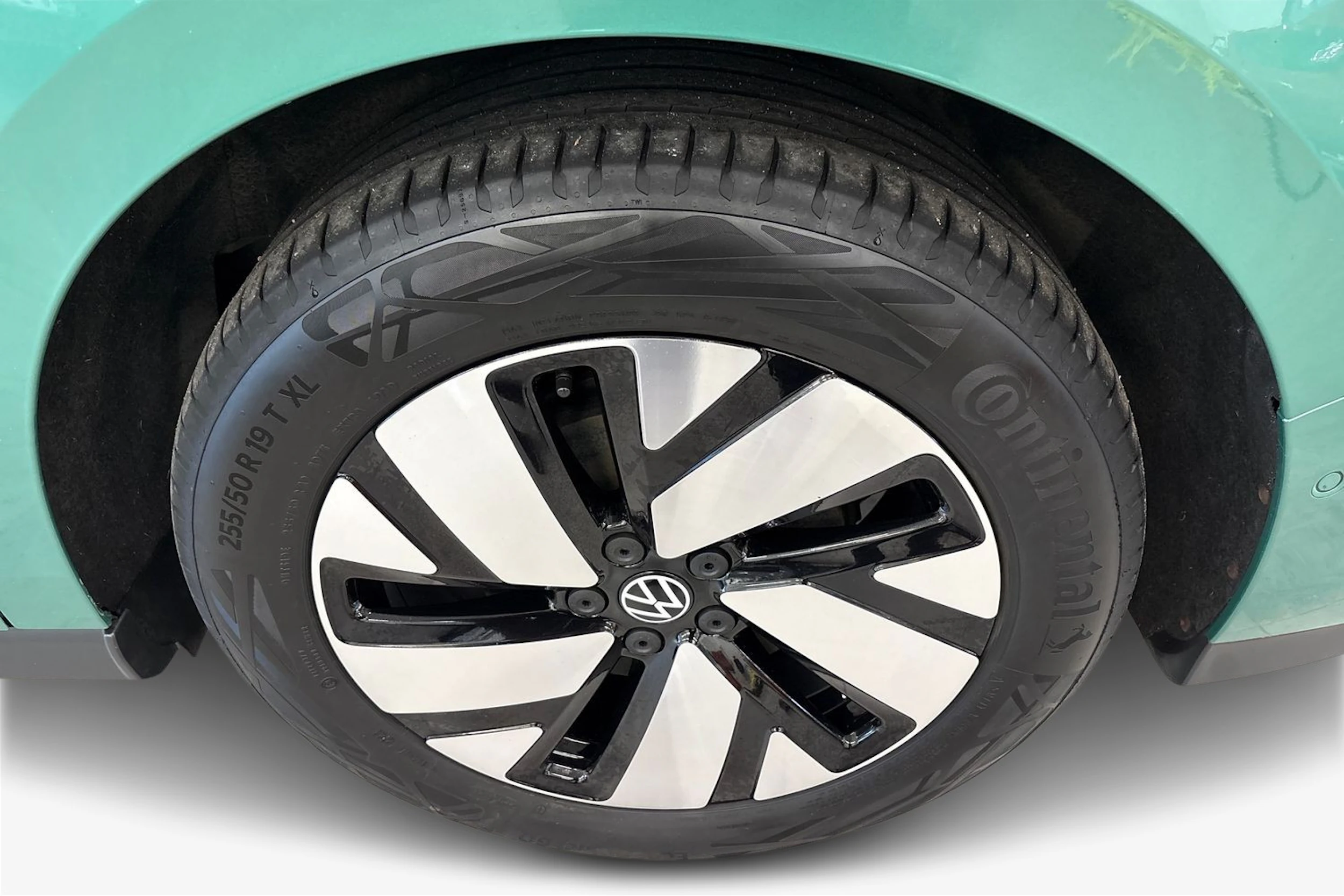 valkoinen Volkswagen ID. Buzz 2023 kuva 9.