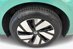 valkoinen Volkswagen ID. Buzz 2023 kuva 9.