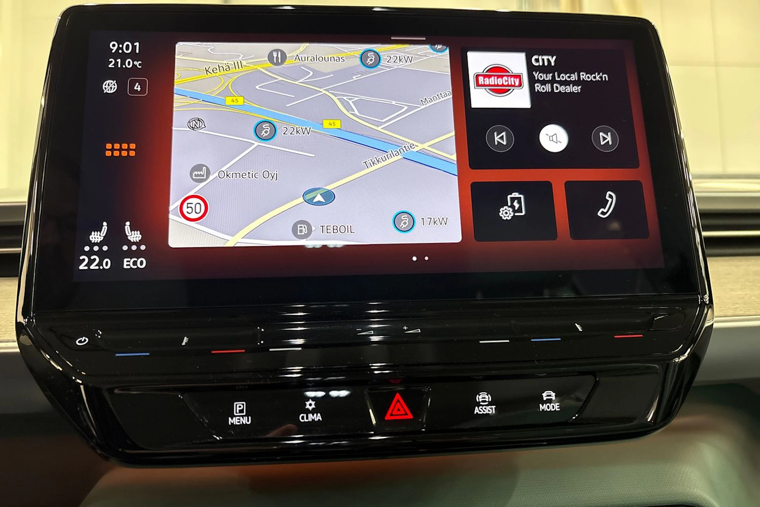 valkoinen Volkswagen ID. Buzz 2023 kuva 12.