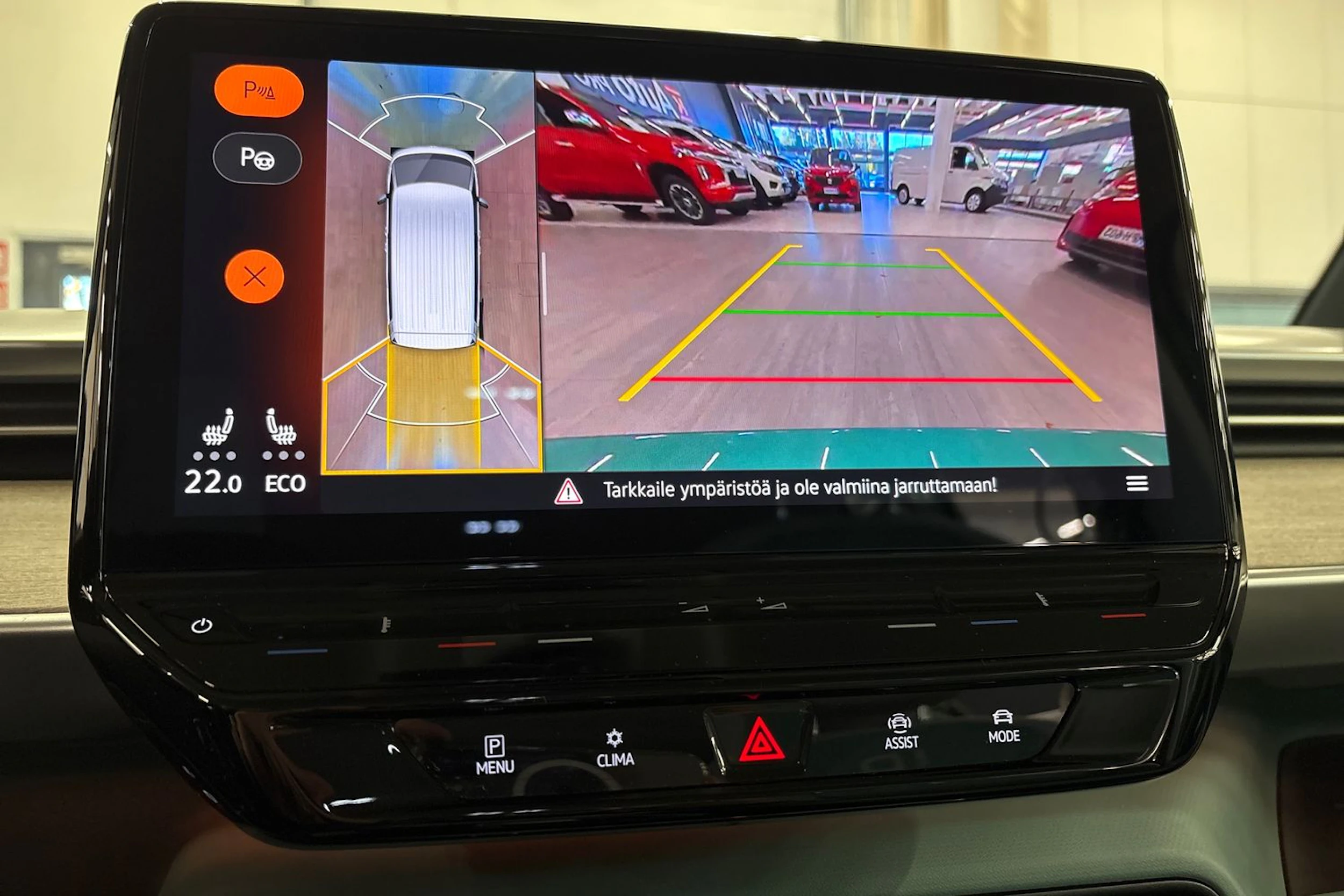 valkoinen Volkswagen ID. Buzz 2023 kuva 13.