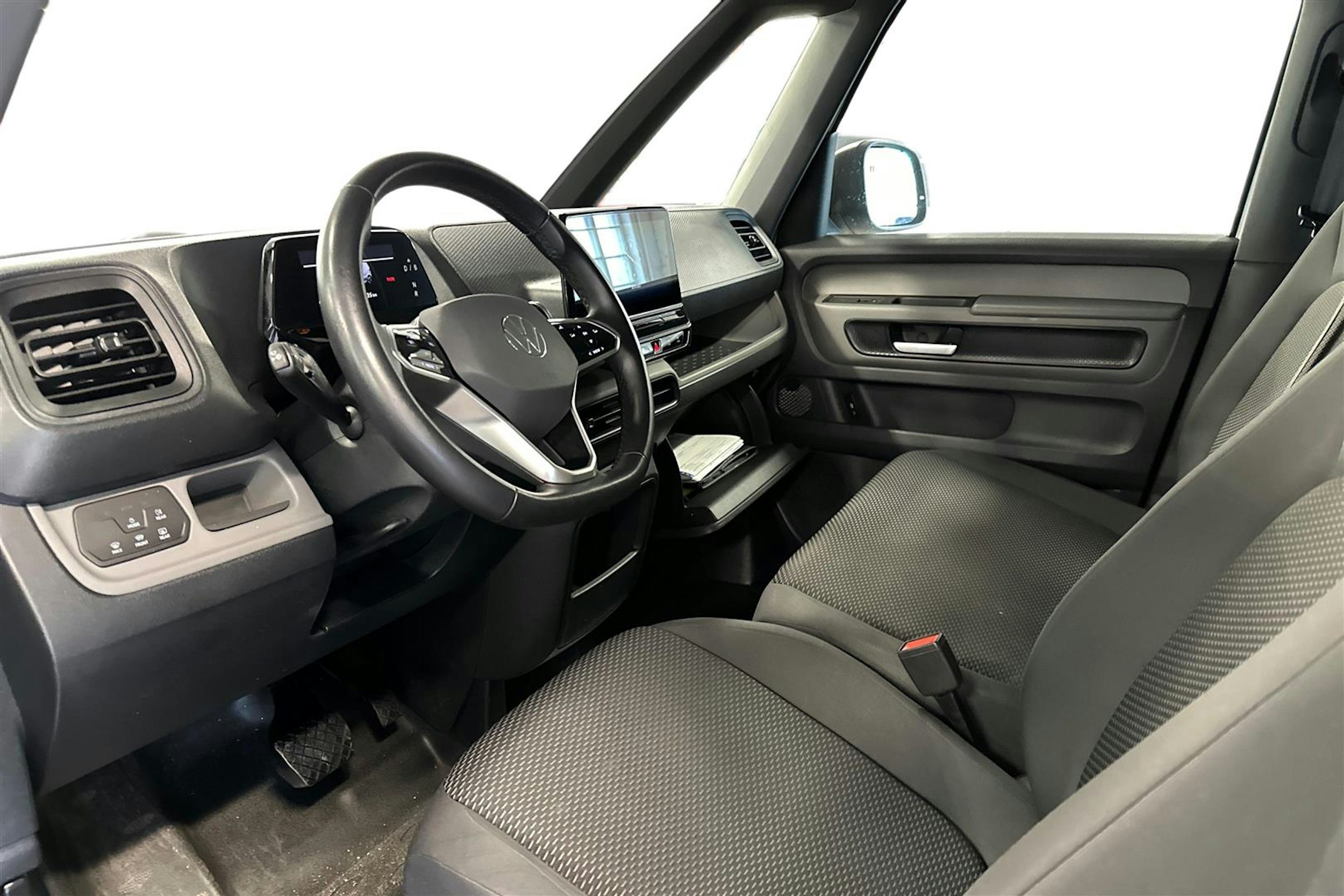valkoinen Volkswagen ID. Buzz 2023 kuva 3.
