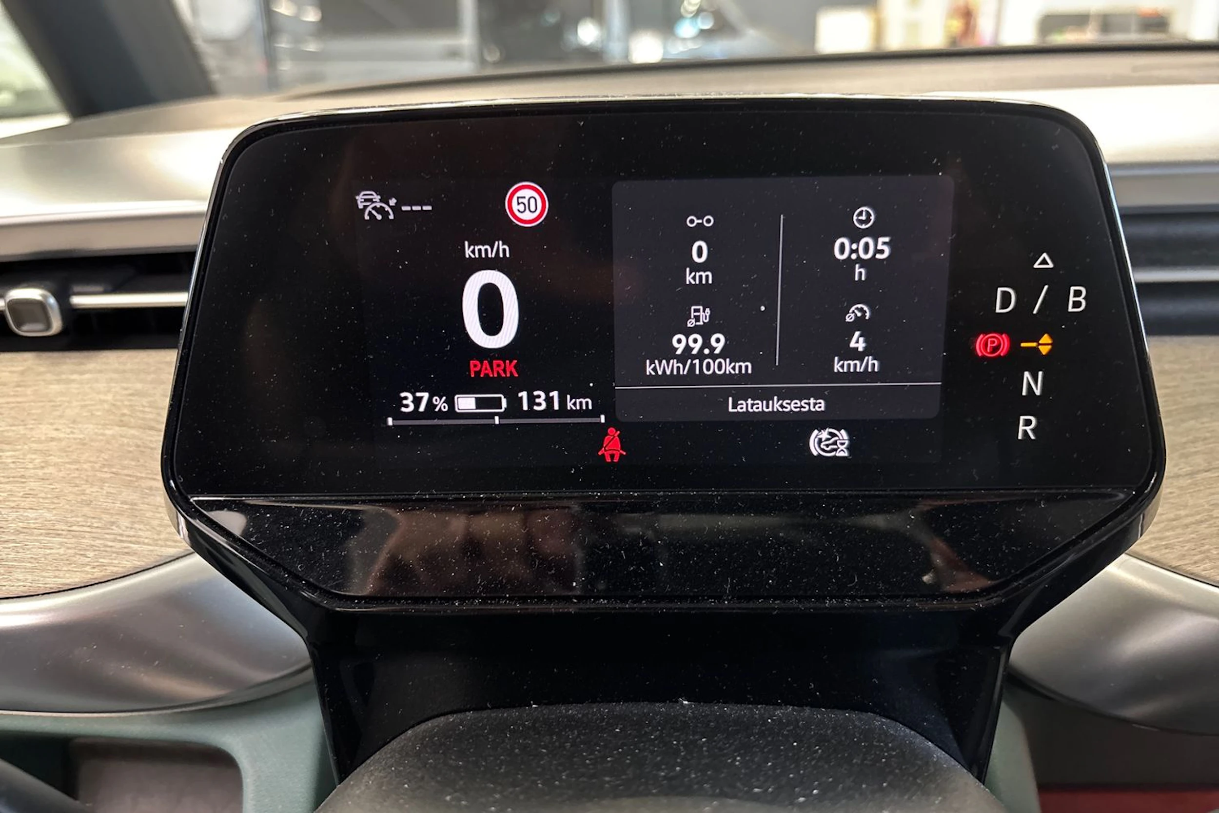 harmaa Volkswagen ID. Buzz 2023 kuva 8.