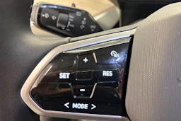 harmaa Volkswagen ID. Buzz 2023 kuva 17.