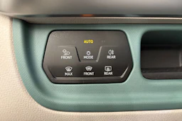 harmaa Volkswagen ID. Buzz 2023 kuva 18.