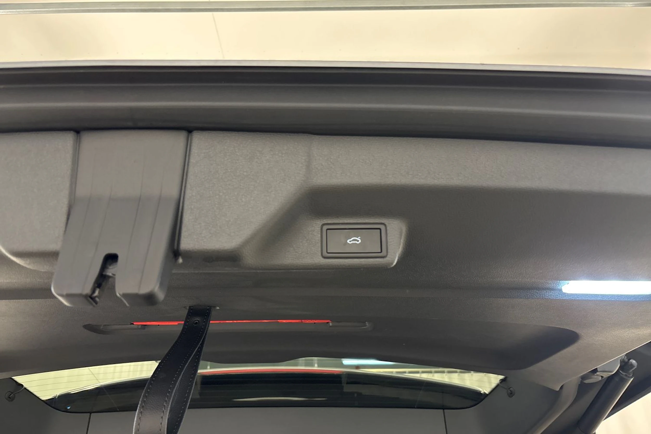 harmaa Volkswagen ID. Buzz 2023 kuva 22.