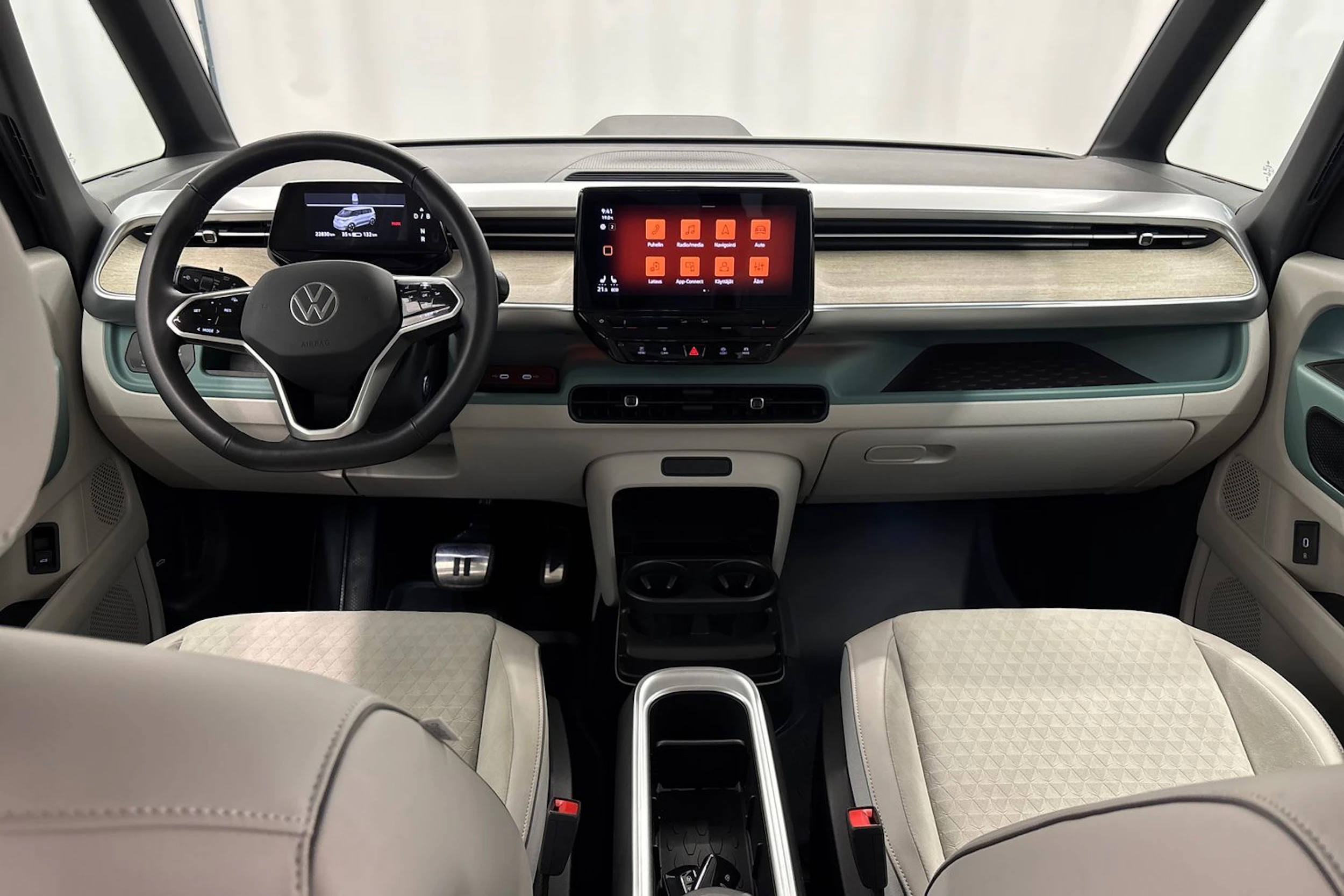harmaa Volkswagen ID. Buzz 2023 kuva 25.