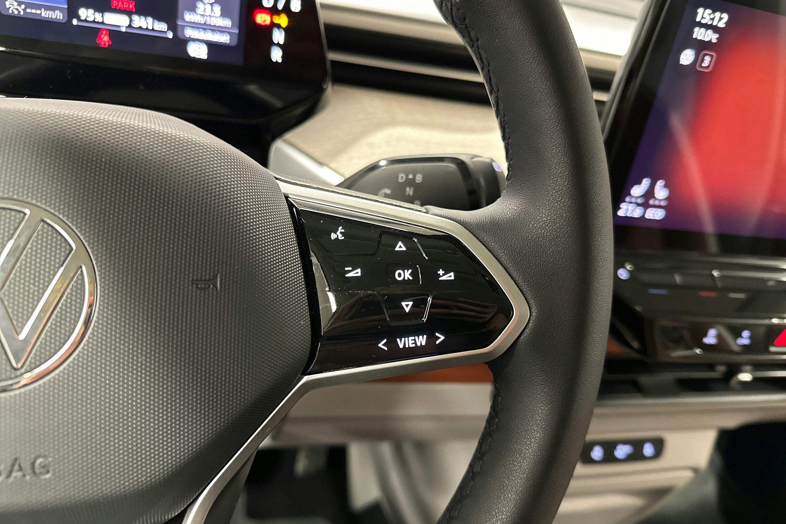 valkoinen Volkswagen ID. Buzz 2023 kuva 16.