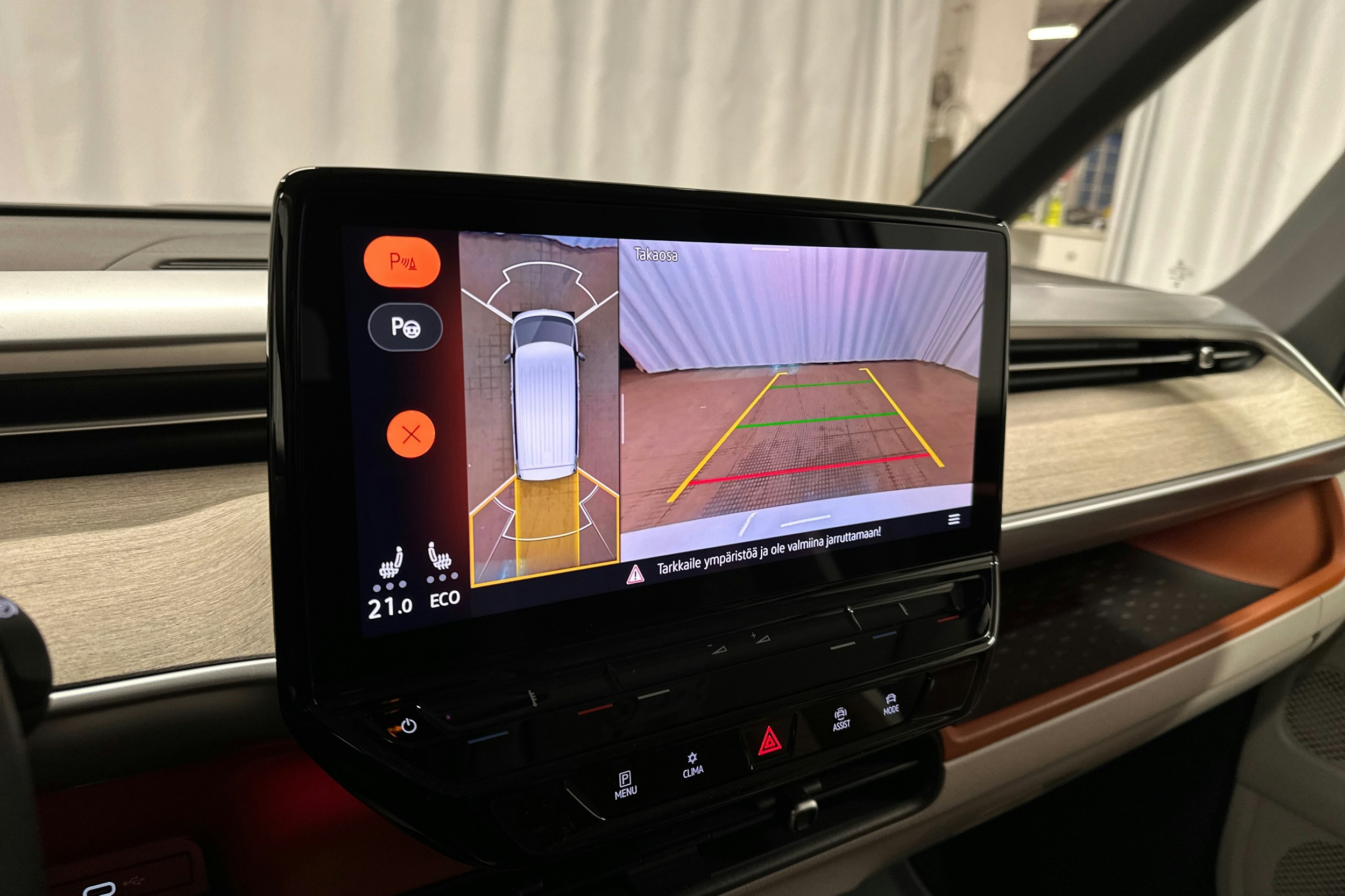 valkoinen Volkswagen ID. Buzz 2023 kuva 20.