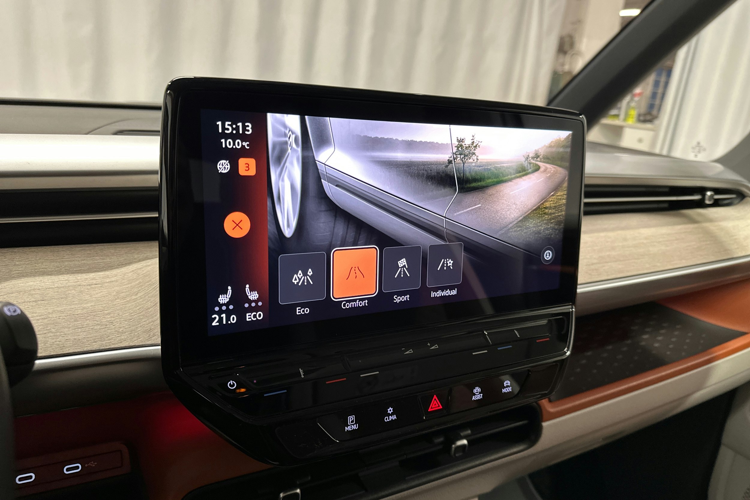 valkoinen Volkswagen ID. Buzz 2023 kuva 21.