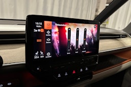 valkoinen Volkswagen ID. Buzz 2023 kuva 23.