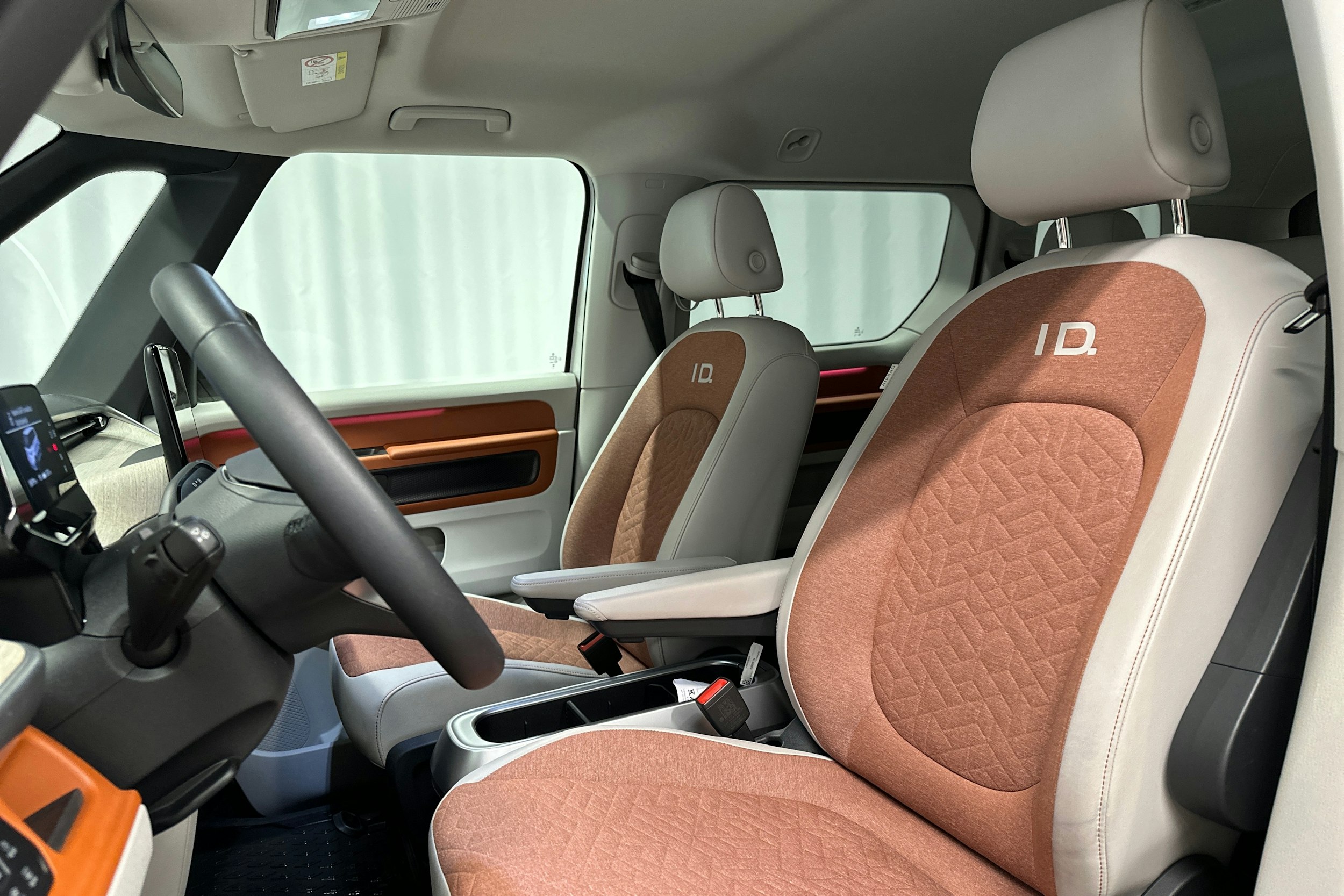 valkoinen Volkswagen ID. Buzz 2023 kuva 31.