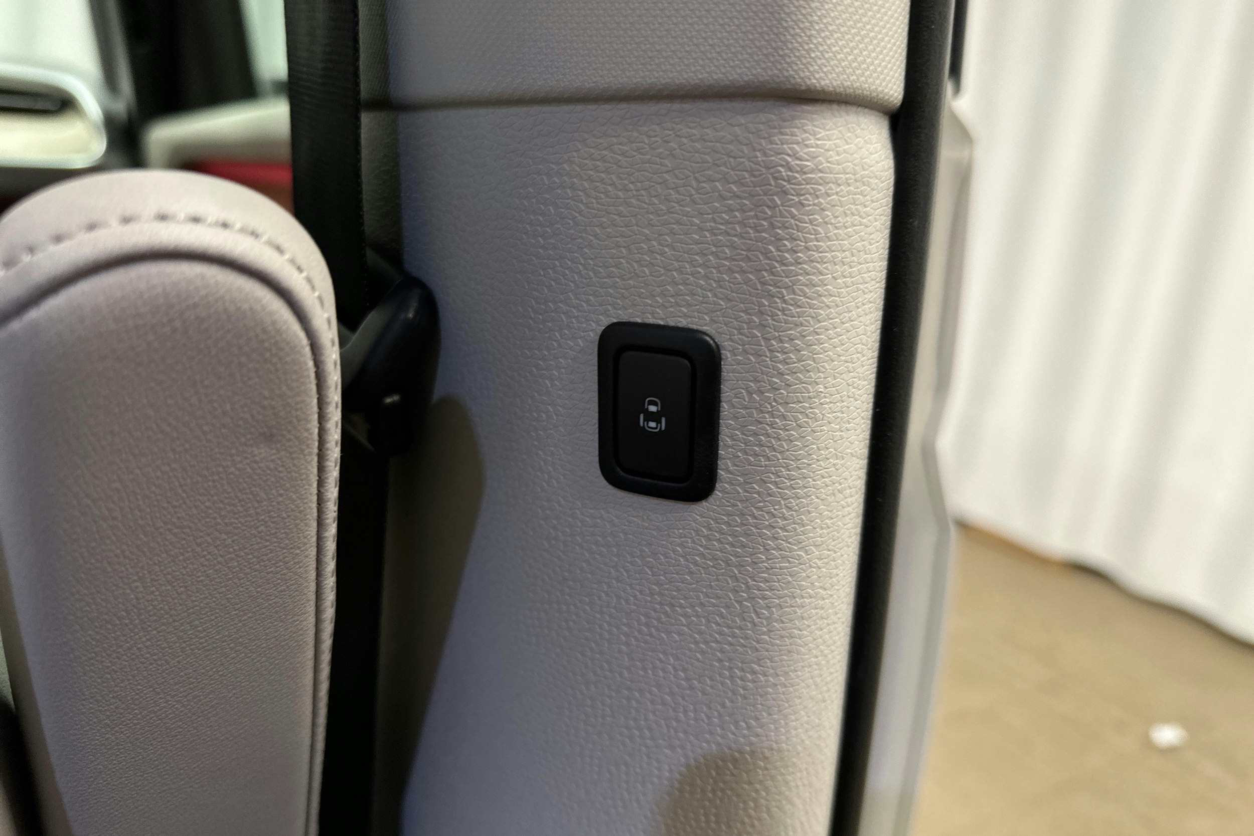 valkoinen Volkswagen ID. Buzz 2023 kuva 34.