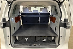 valkoinen Volkswagen ID. Buzz 2023 kuva 35.