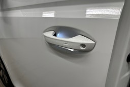 valkoinen Volkswagen ID. Buzz 2023 kuva 37.