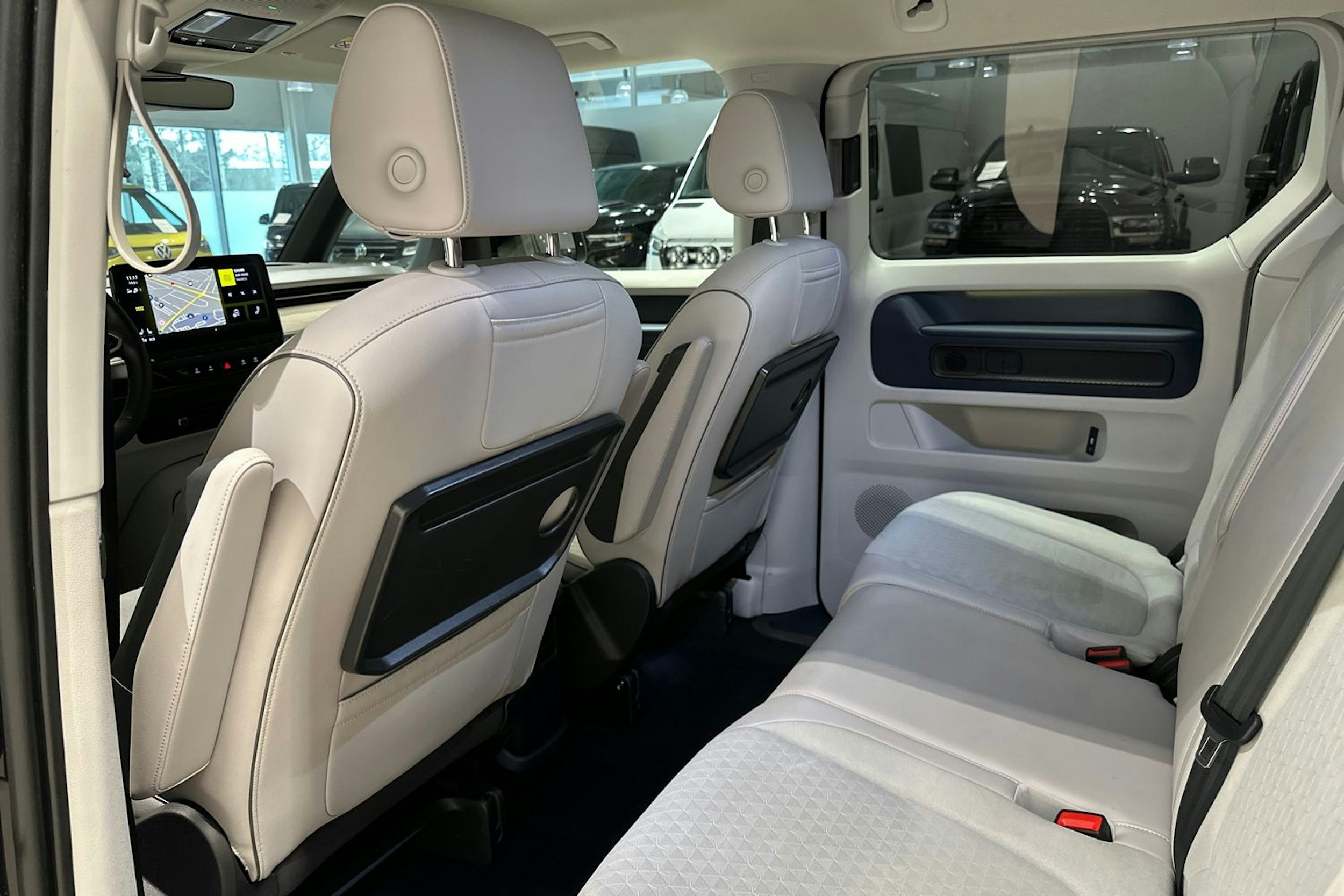 musta Volkswagen ID. Buzz 2023 kuva 15.