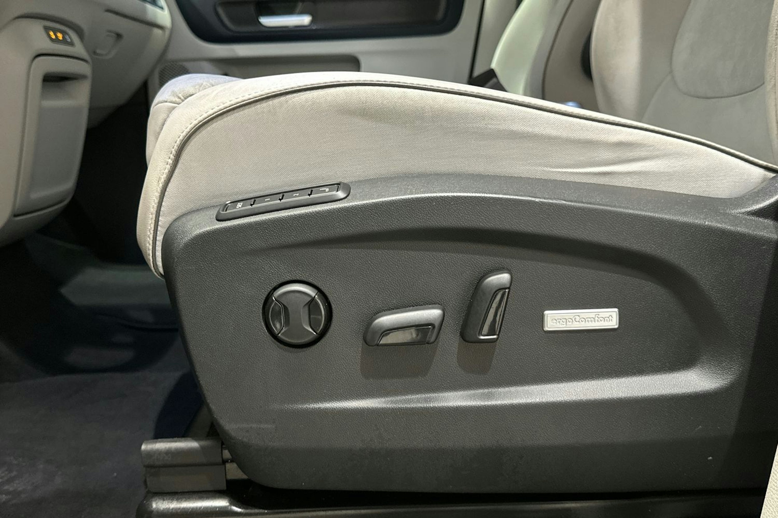 musta Volkswagen ID. Buzz 2023 kuva 18.