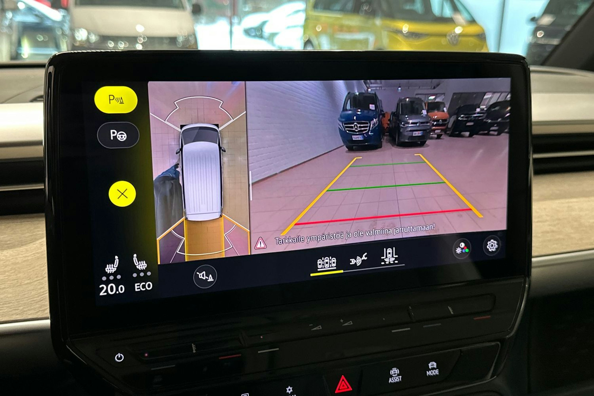 musta Volkswagen ID. Buzz 2023 kuva 26.