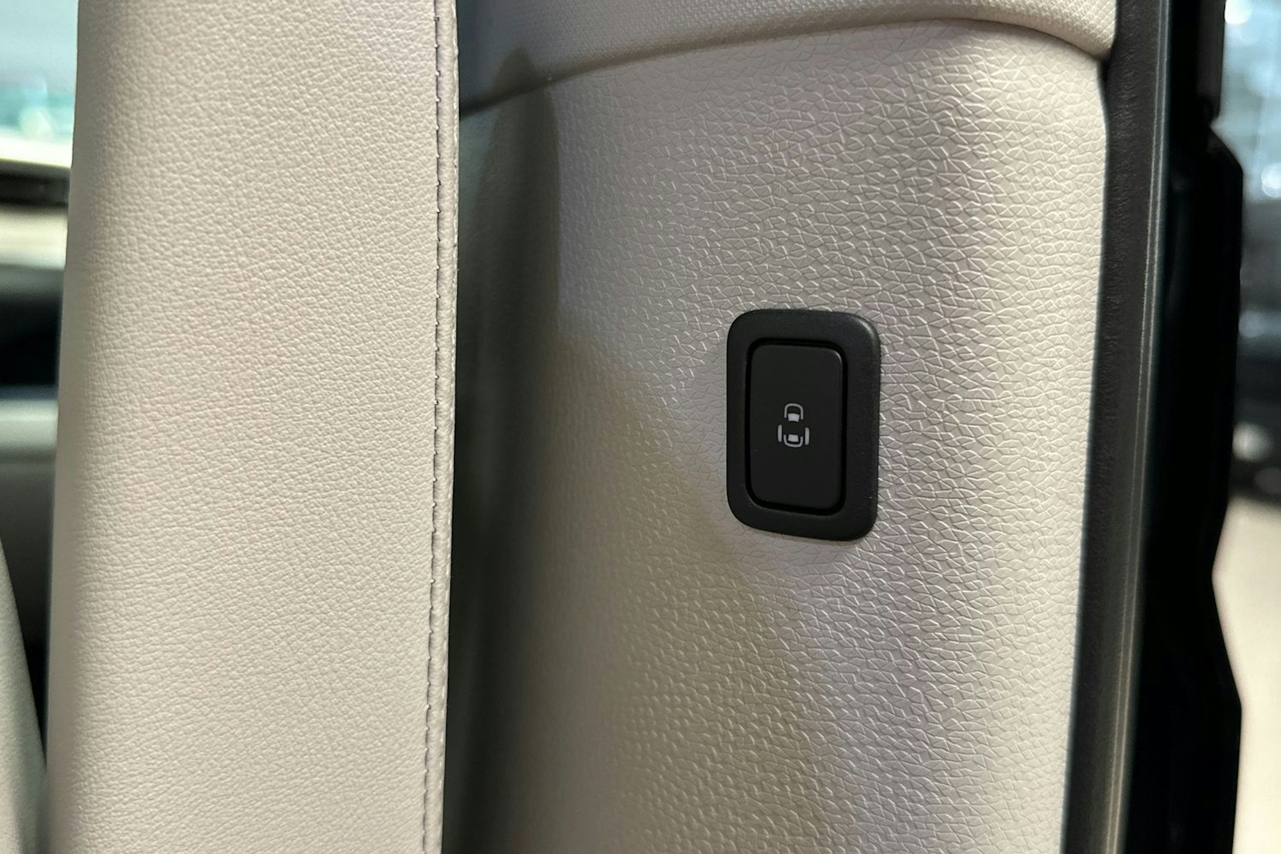 musta Volkswagen ID. Buzz 2023 kuva 34.