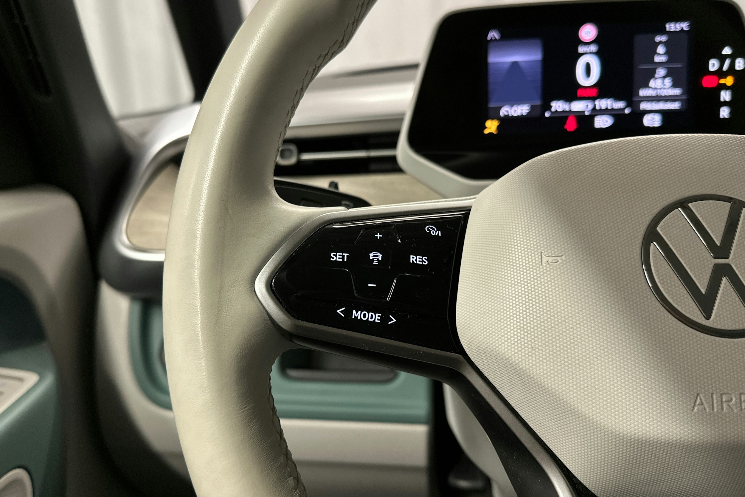 vihreä Volkswagen ID. Buzz 2023 kuva 14.