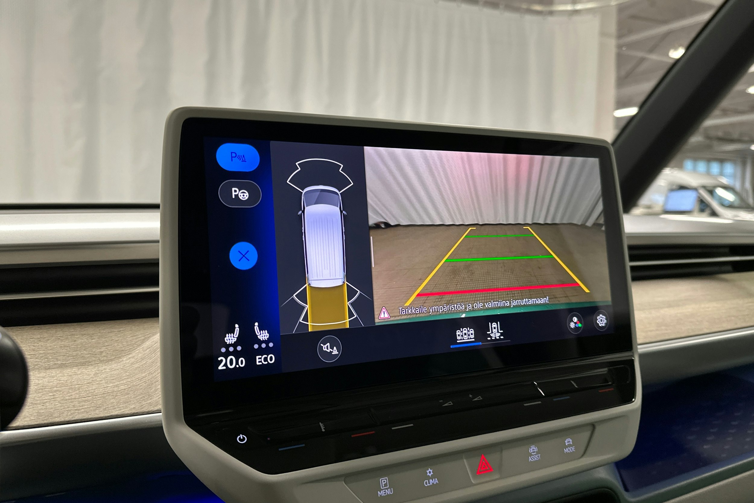 vihreä Volkswagen ID. Buzz 2023 kuva 18.