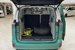 valkoinen Volkswagen ID. Buzz 2024 kuva 15.