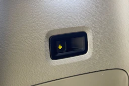 valkoinen Volkswagen ID. Buzz 2024 kuva 17.