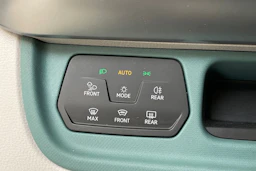 valkoinen Volkswagen ID. Buzz 2024 kuva 19.