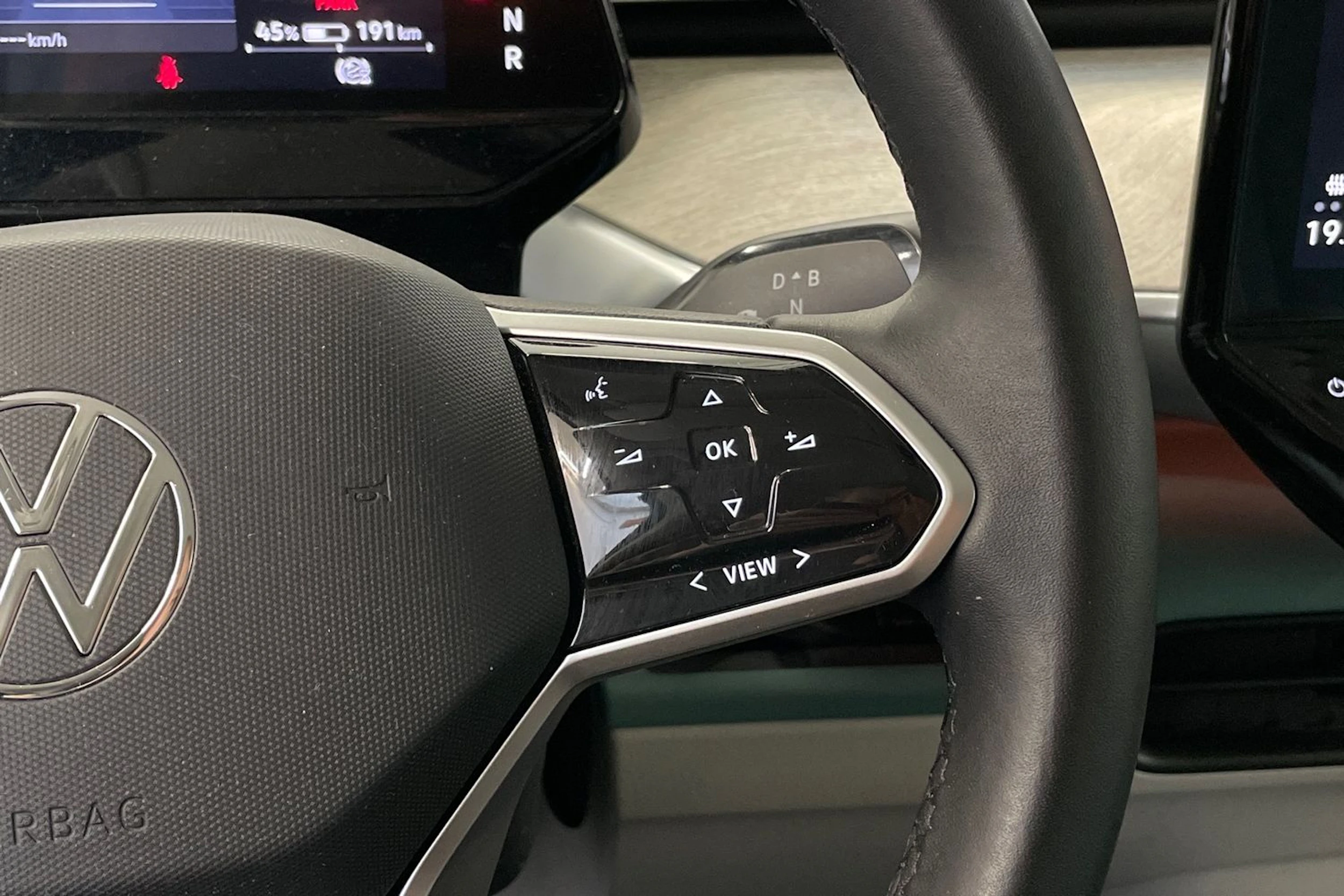 valkoinen Volkswagen ID. Buzz 2024 kuva 22.