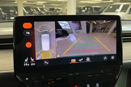 valkoinen Volkswagen ID. Buzz 2024 kuva 25.