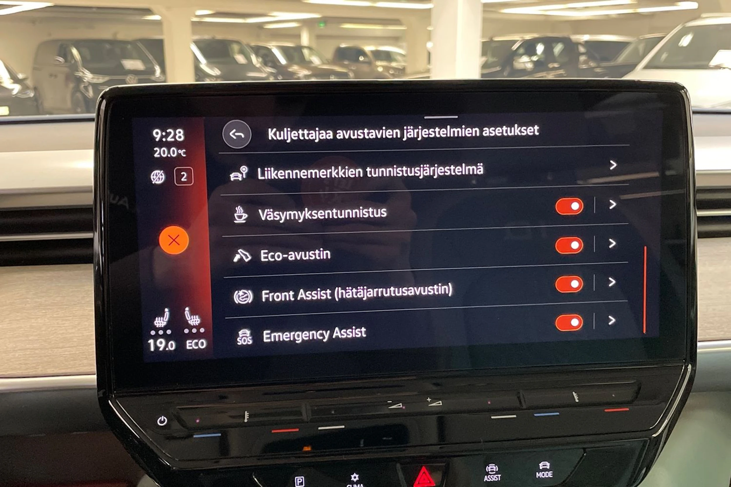 valkoinen Volkswagen ID. Buzz 2024 kuva 28.