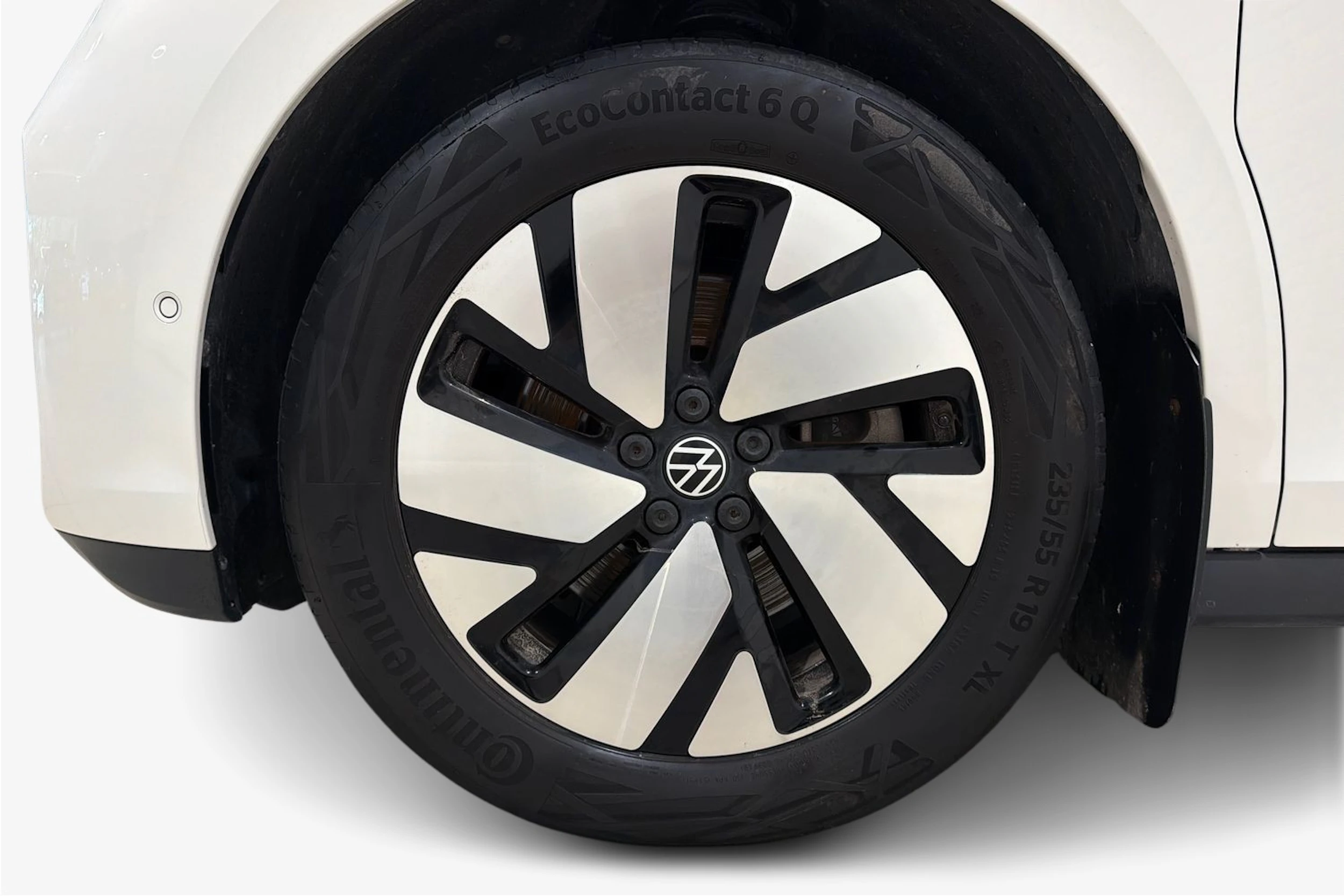 Valkoinen Volkswagen ID. Buzz 2023 kuva 12.