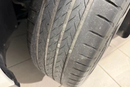 Valkoinen Volkswagen ID. Buzz 2023 kuva 13.