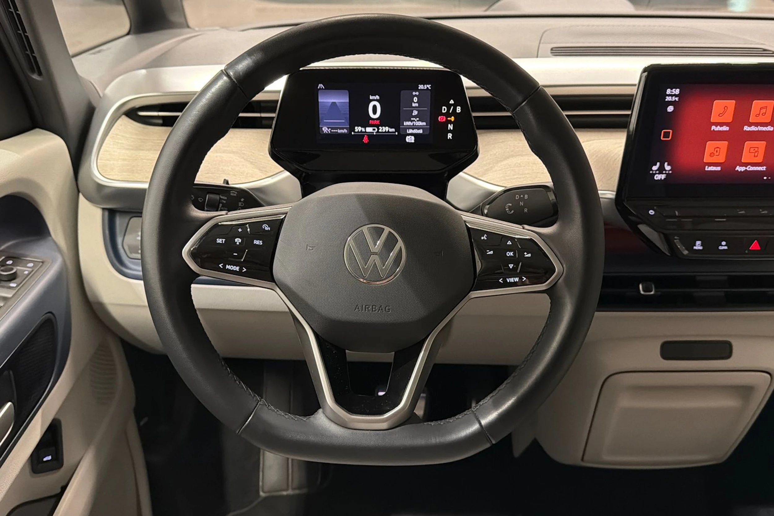 Valkoinen Volkswagen ID. Buzz 2023 kuva 16.