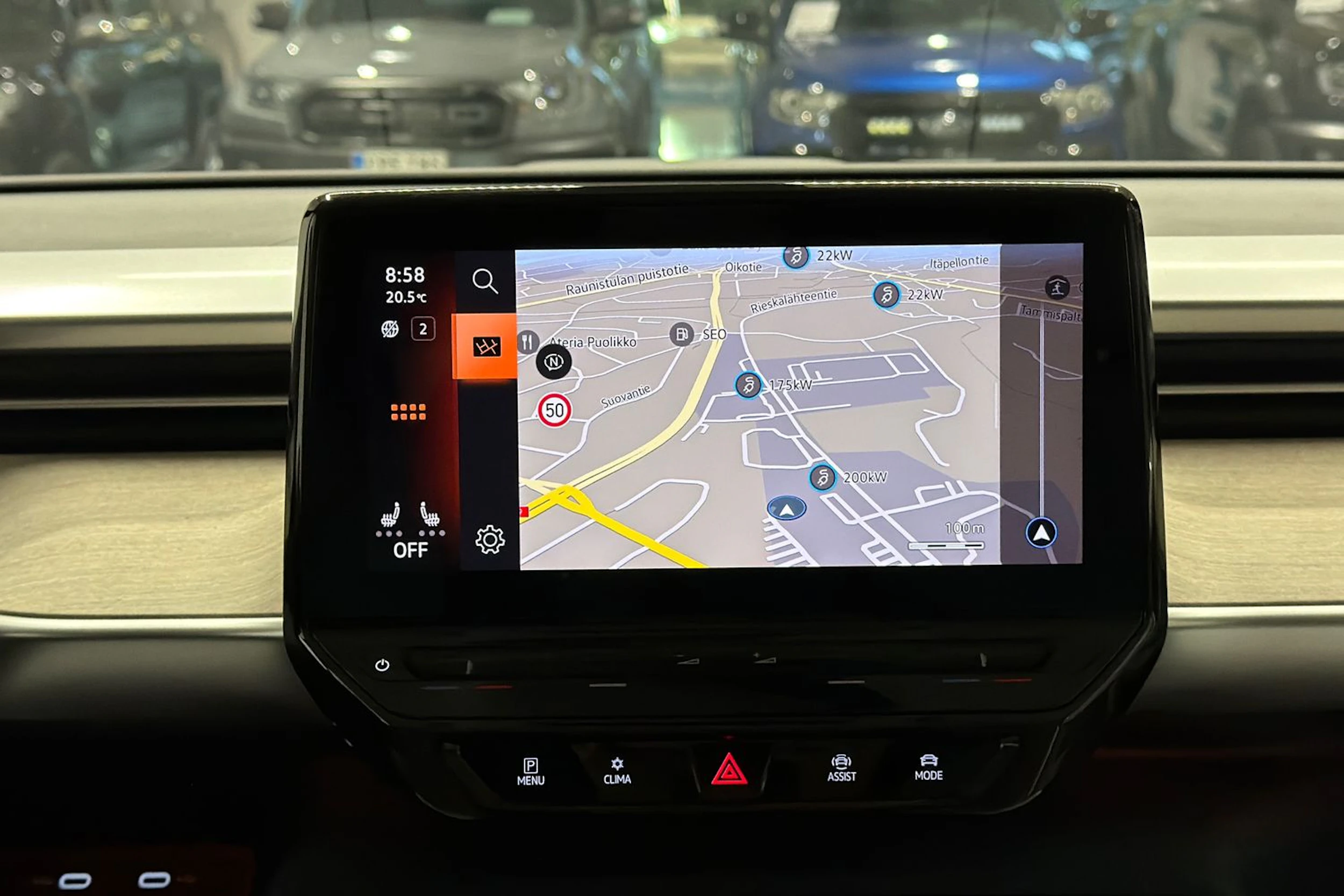 Valkoinen Volkswagen ID. Buzz 2023 kuva 18.