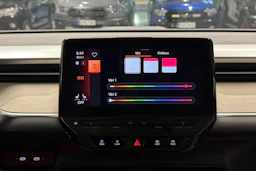Valkoinen Volkswagen ID. Buzz 2023 kuva 19.