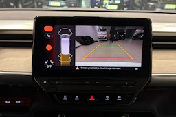 Valkoinen Volkswagen ID. Buzz 2023 kuva 22.