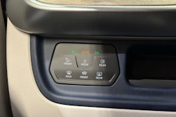 Valkoinen Volkswagen ID. Buzz 2023 kuva 23.