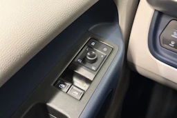 Valkoinen Volkswagen ID. Buzz 2023 kuva 24.