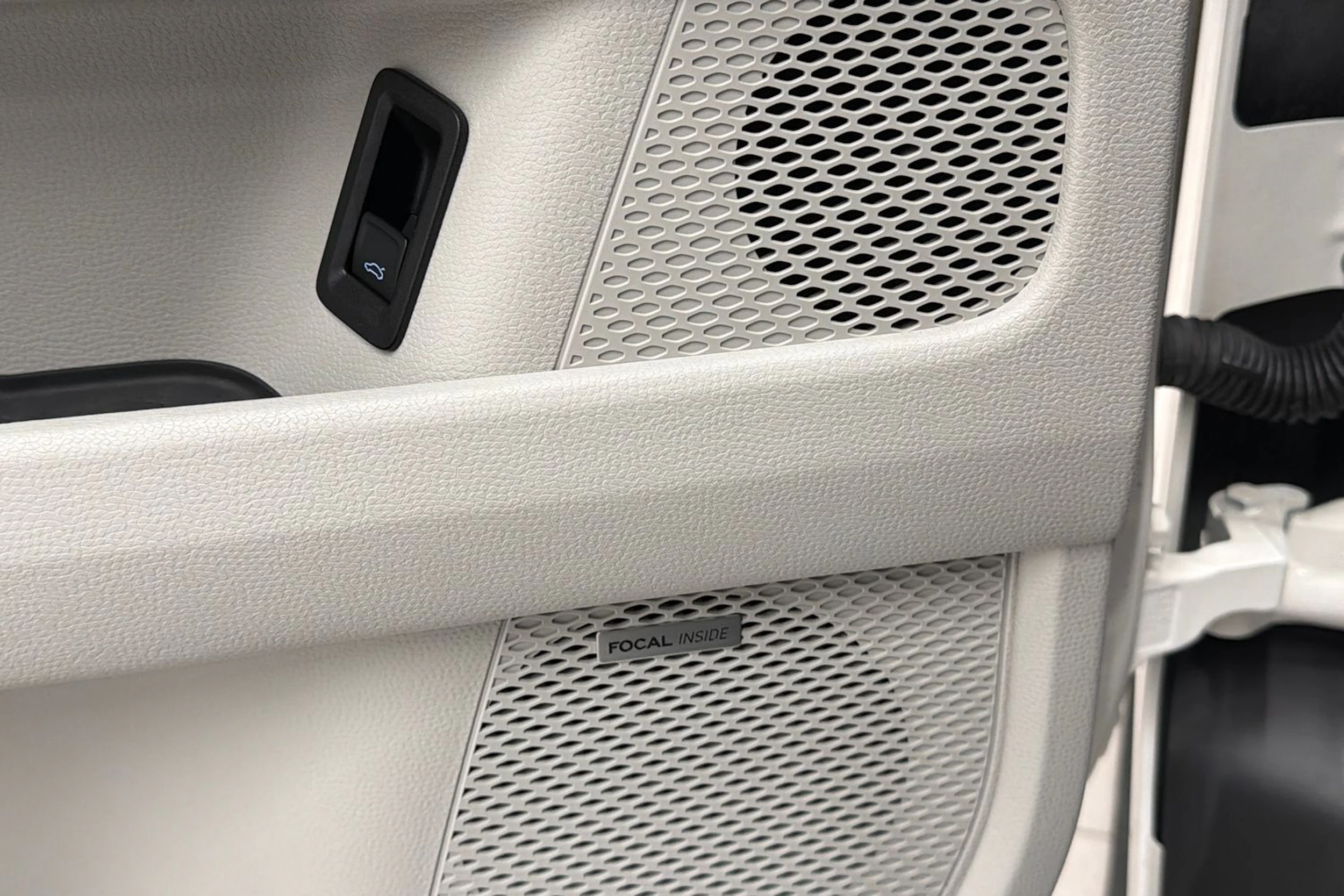 Valkoinen Volkswagen ID. Buzz 2023 kuva 25.