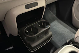 Valkoinen Volkswagen ID. Buzz 2023 kuva 26.