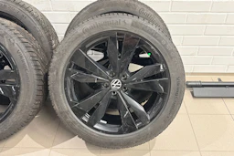 Valkoinen Volkswagen ID. Buzz 2023 kuva 34.