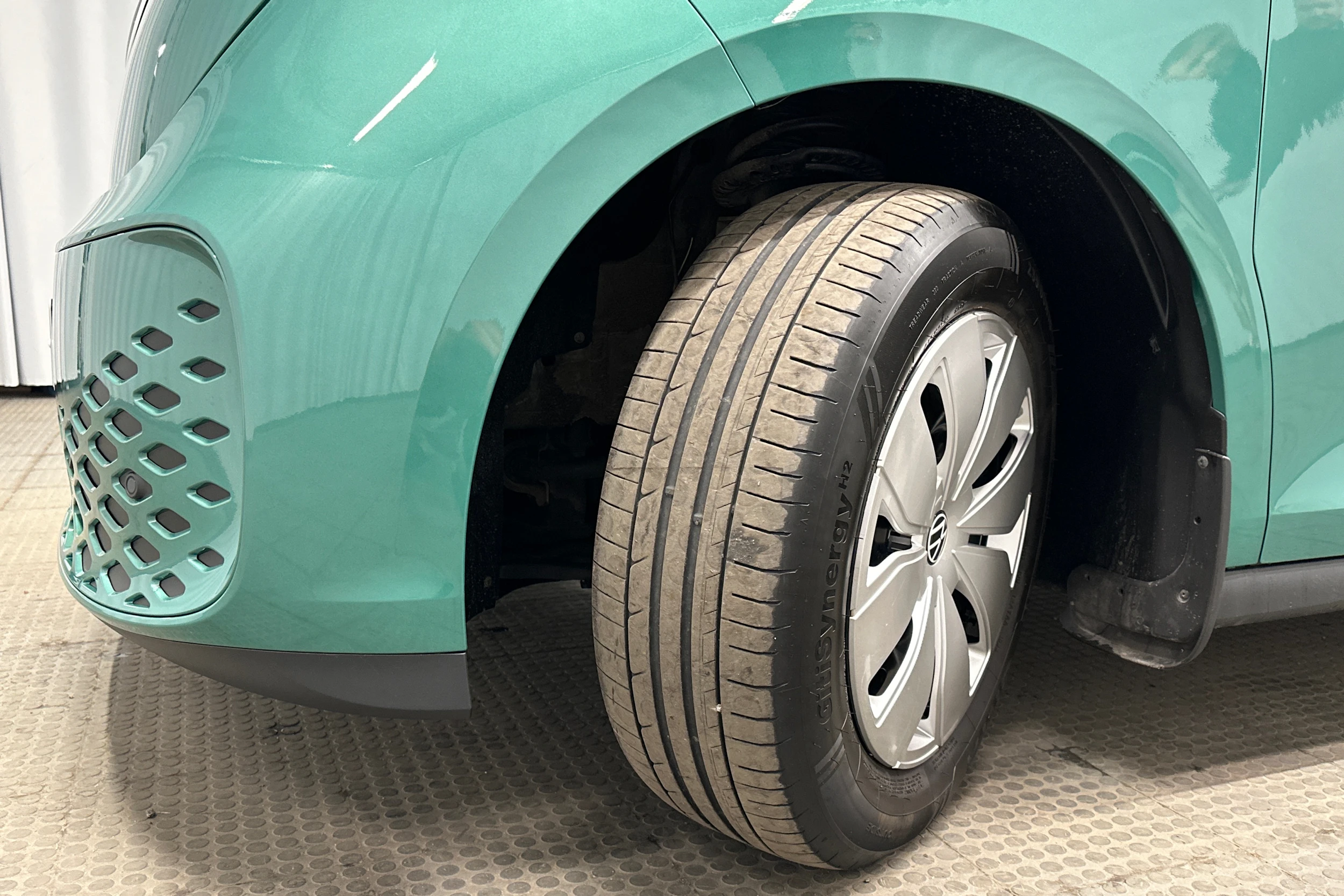 met. vihreä Volkswagen ID. Buzz Cargo 2024 kuva 10.