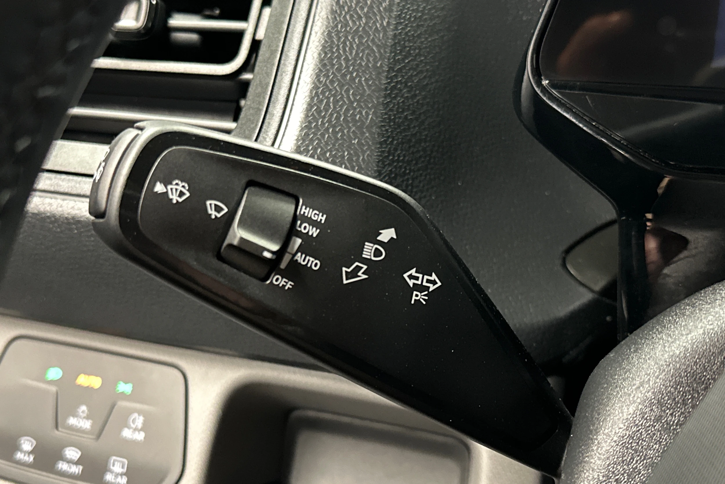 met. vihreä Volkswagen ID. Buzz Cargo 2024 kuva 15.