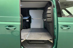 met. vihreä Volkswagen ID. Buzz Cargo 2024 kuva 24.