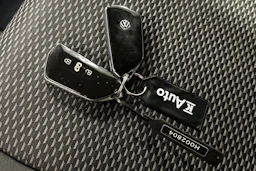 met. vihreä Volkswagen ID. Buzz Cargo 2024 kuva 29.