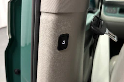 valkoinen Volkswagen ID. Buzz 2023 kuva 14.