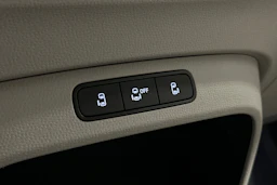 valkoinen Volkswagen ID. Buzz 2023 kuva 29.