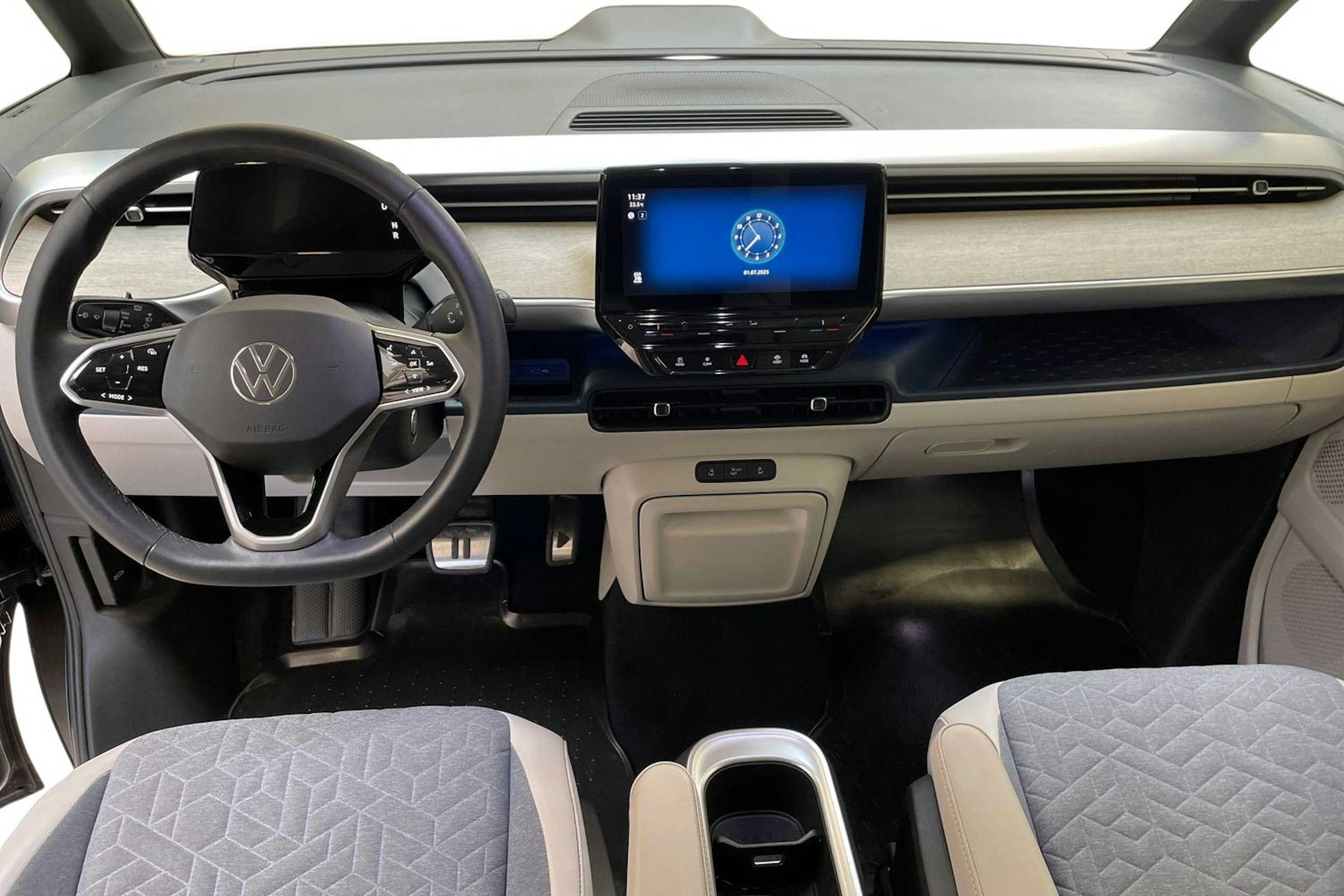 valkoinen Volkswagen ID. Buzz 2023 kuva 7.