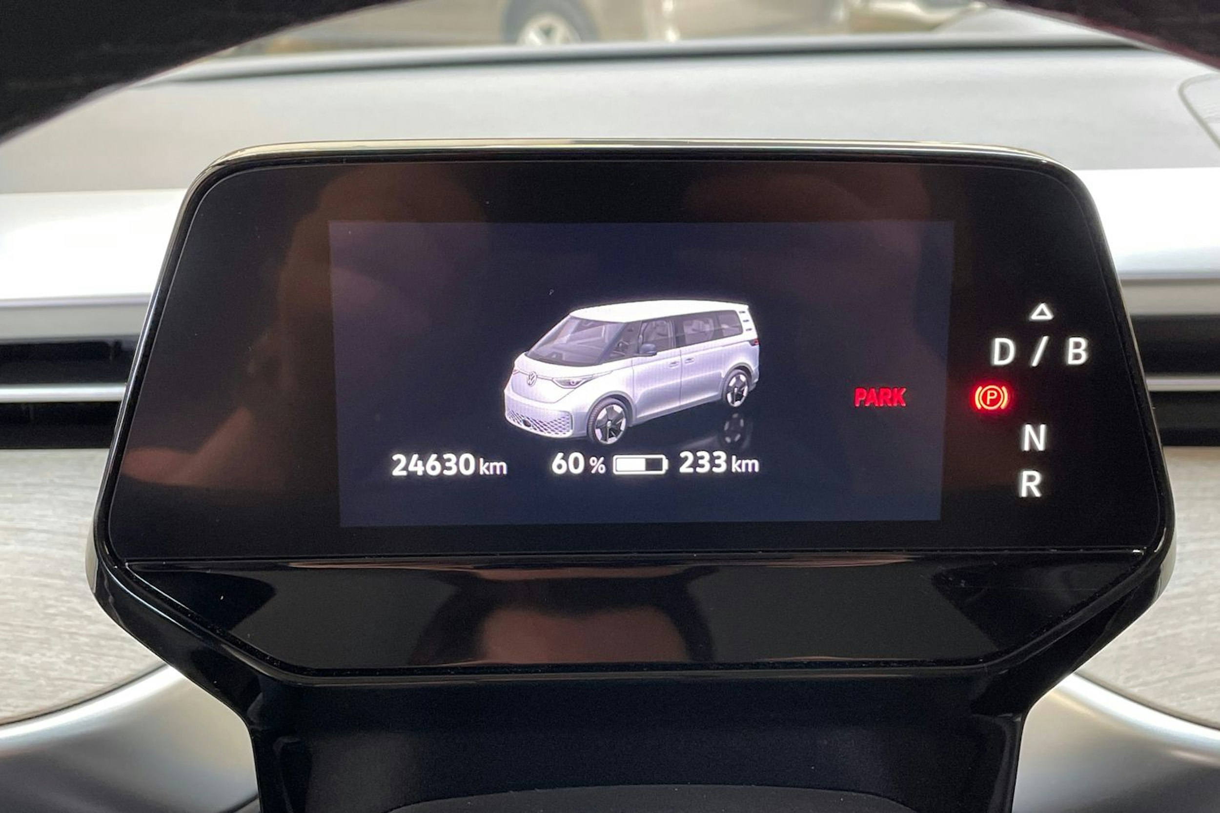 valkoinen Volkswagen ID. Buzz 2023 kuva 12.